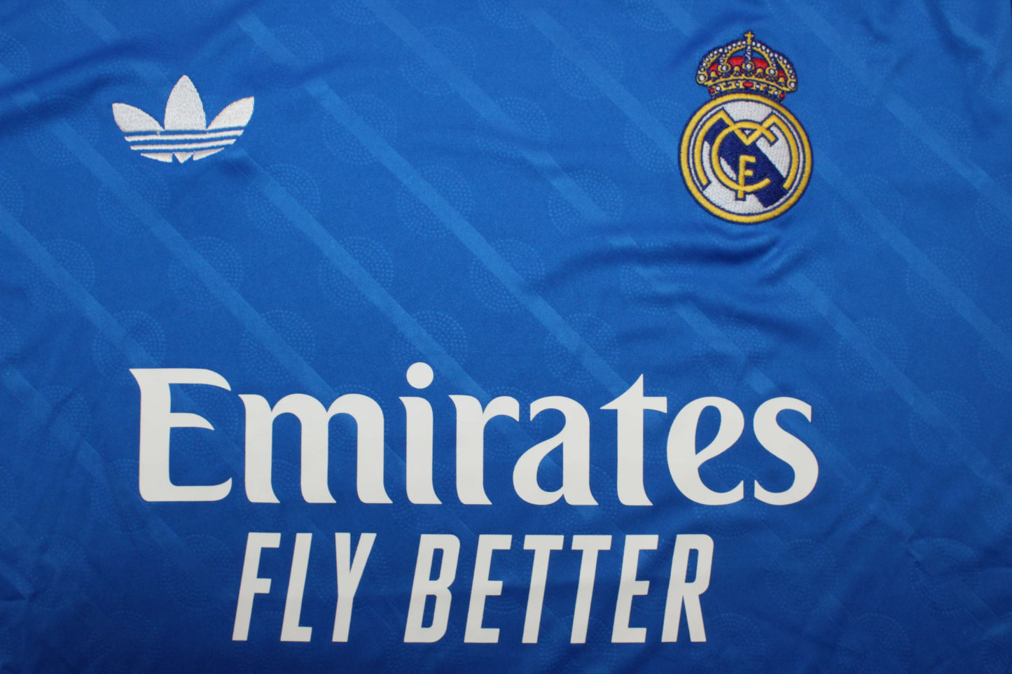 Real Madrid Alternativa Versión Fan | Temporada 25-26
