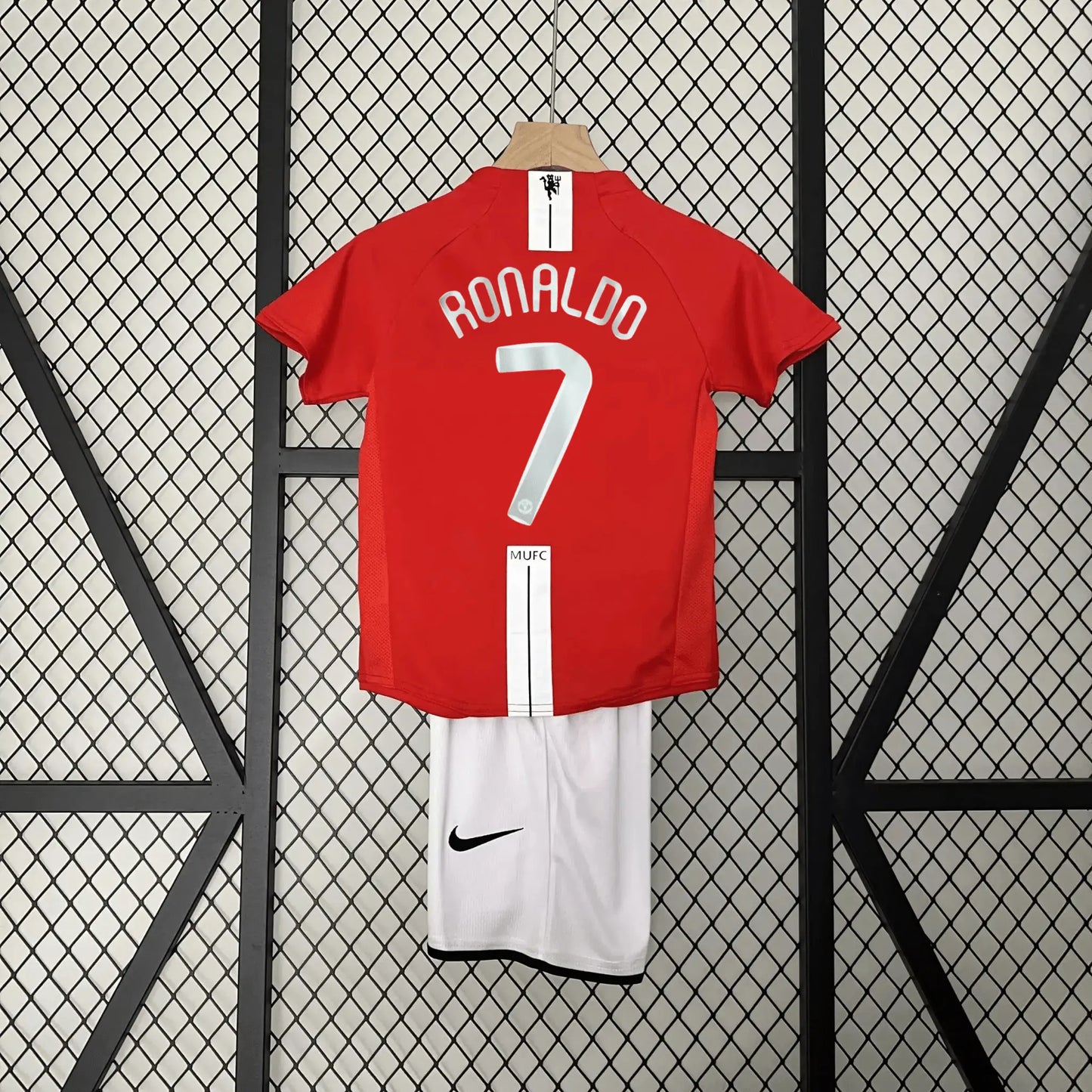 Manchester United Local Versión Niño Retro + RONALDO #7 | Temporada 07-08