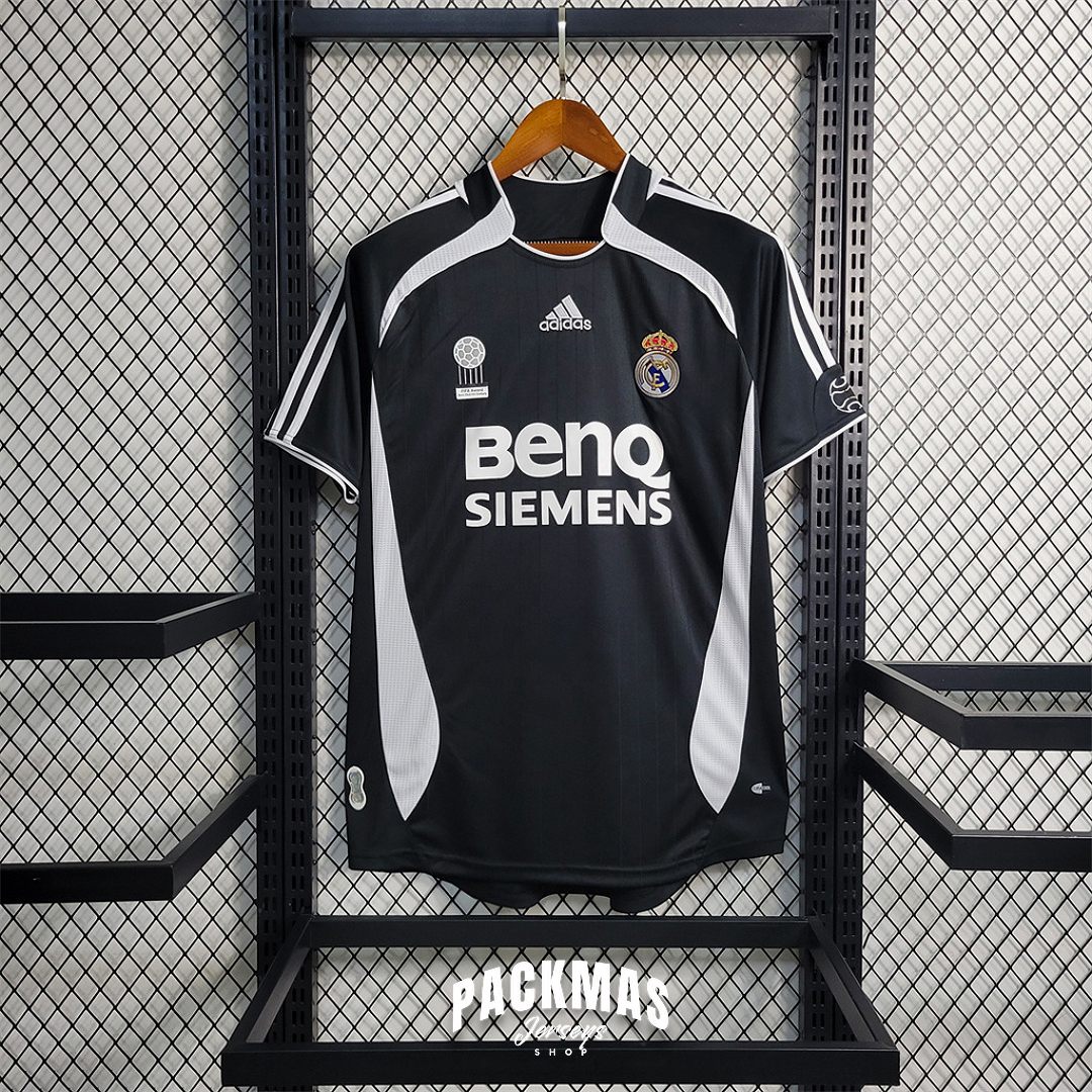 Real Madrid Visitante Versión Retro | Temporada 06-07